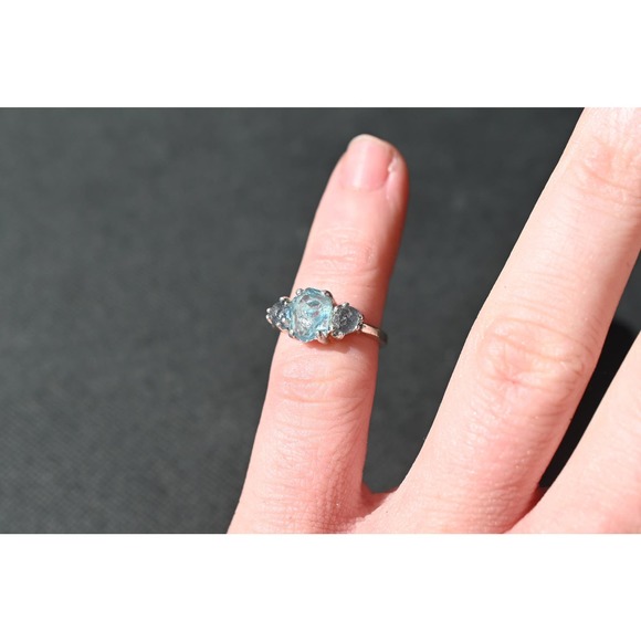 Ocean-Inspired Raw Gemstone Ring with Teal and Blue Crystals on Silver B… - Picture 6 of 9